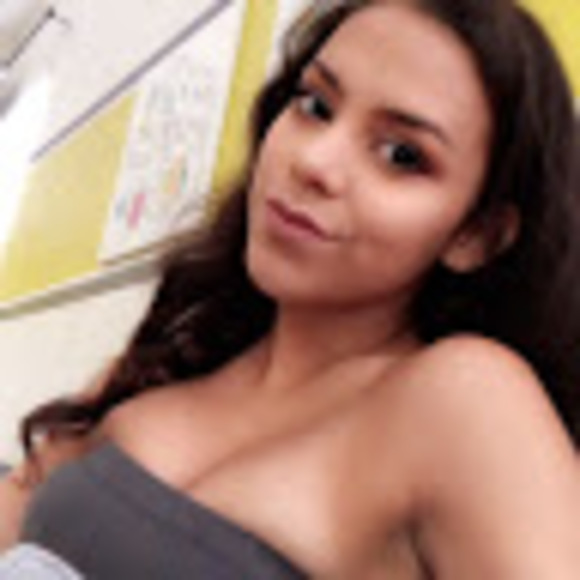 Meet your Posher, Carolyn - Picture 1 of 1